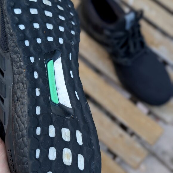 adidas Men's Ultraboost 1.0 Running Shoe size 11 - Picture 5 of 6